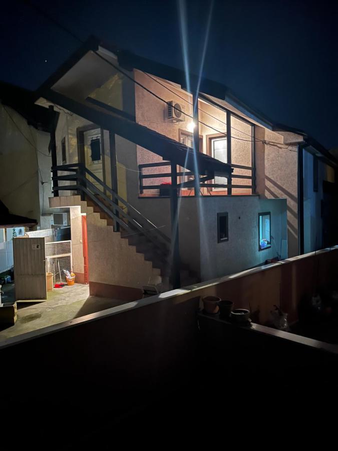 中华楼 - Belgrado Exterior foto